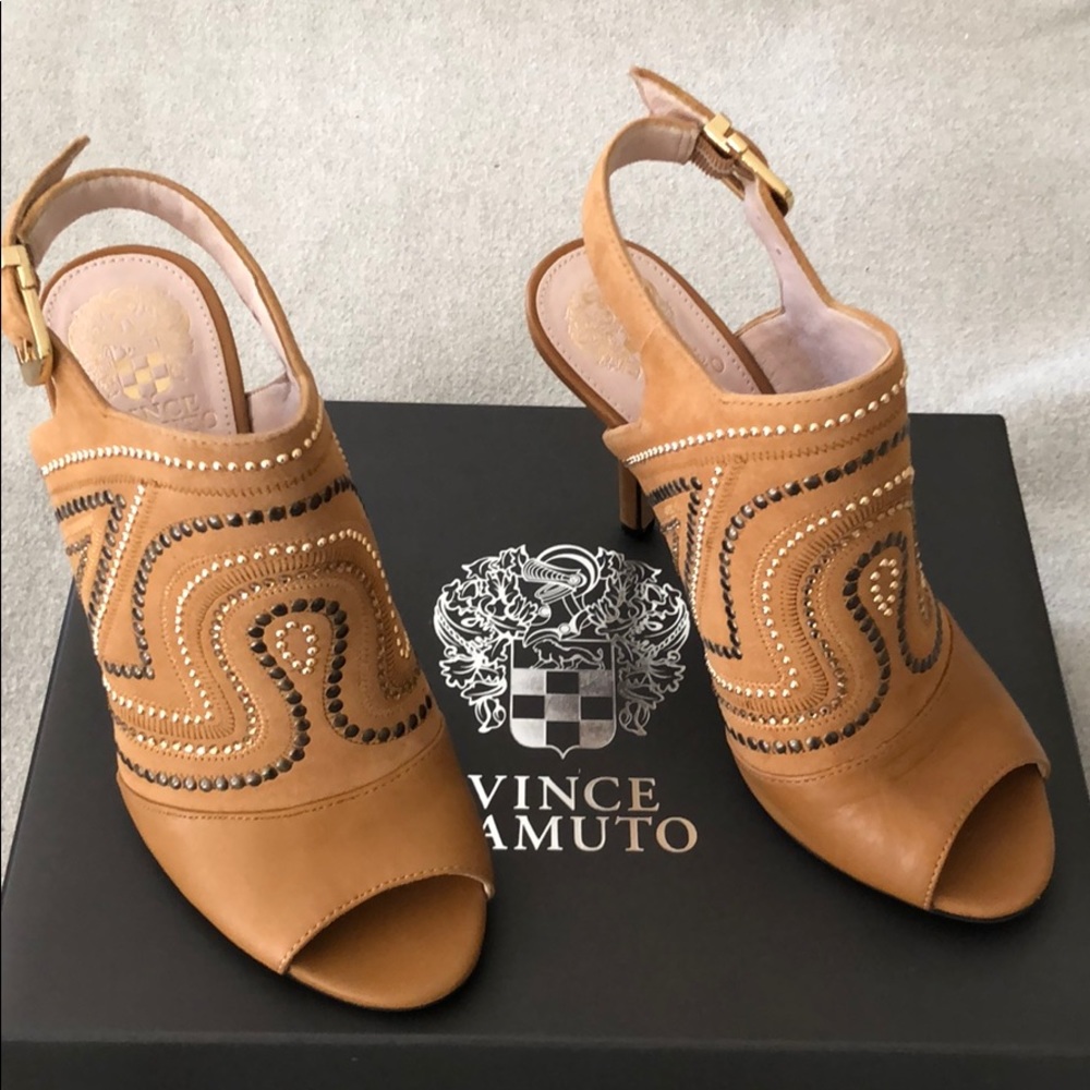 Vince Camuto pumps